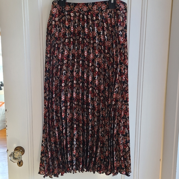 Max Studio Women's skirt - Picture 10 of 14